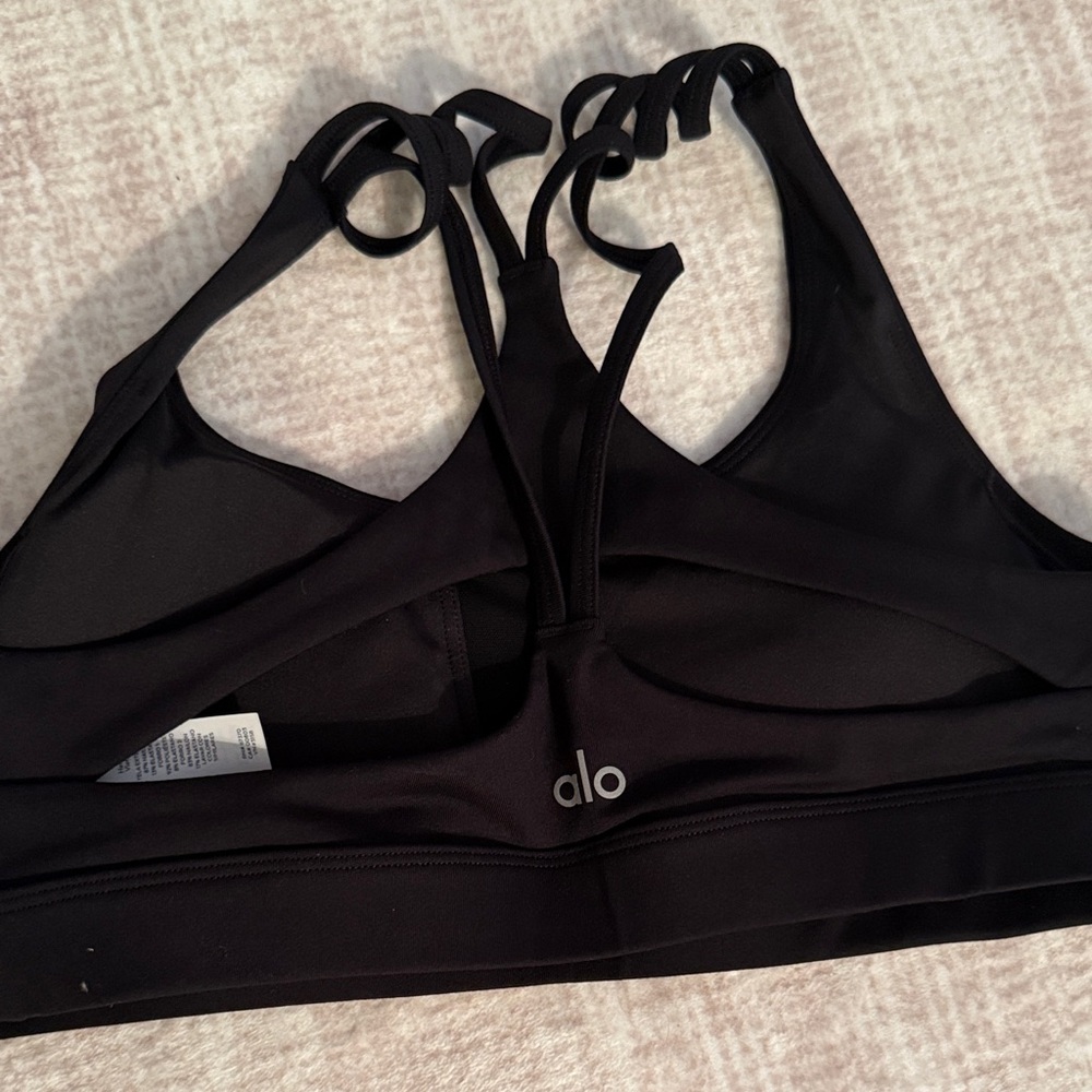 ALO Yoga Classic Black Sports Bra size M brand new - Picture 4 of 5